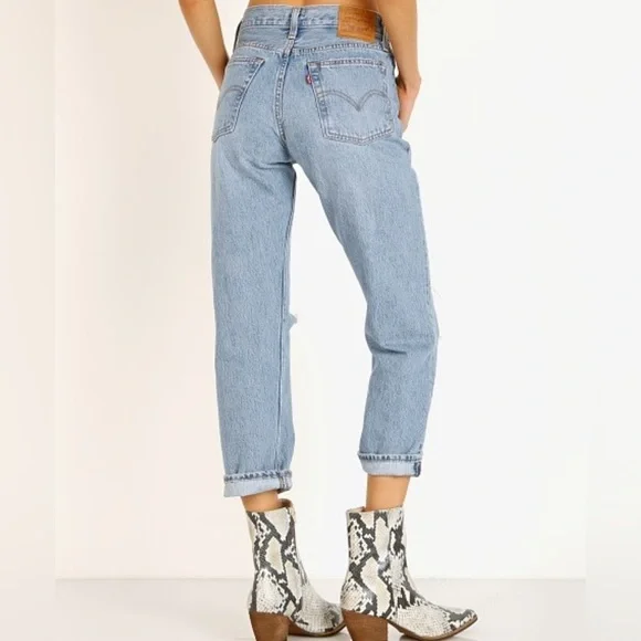 Levi's Wedgie Straight Jeans —Authentically Yours - Picture 2 of 8